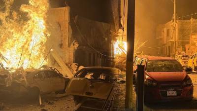 Explosión en Ojocaliente, Zacatecas, deja seis civiles heridos y daños en la comandancia municipal; autoridades refuerzan la seguridad e investigan el ataque.