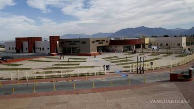 Las clínicas y hospitales públicos de Saltillo son criticados por su infraestructura y falta de personal capacitado.