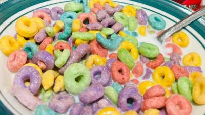 Profeco analizó 43 cereales y detectó productos con altos niveles de azúcar, grasas y sodio, además de incumplimientos en etiquetado y contenido nutrimental.