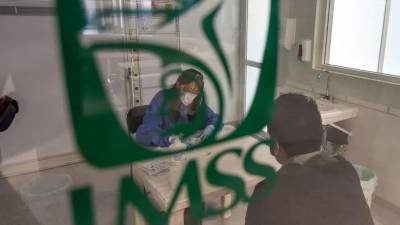 Aprende qué es el Salario Diario Integrado del IMSS, cómo revisarlo y qué hacer si no coincide con lo que reporta tu patrón.