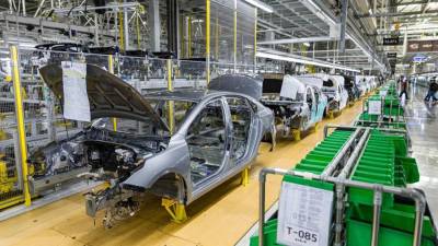 Tanto la producción como la exportación de vehículos registraron caídas drásticas en septiembre.