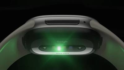 Google presentó su nueva pulsera de actividad avanzada, Google Fitbit Edge, un dispositivo que incorpora mediciones preventivas de salud basadas en IA y una batería con hasta siete días de autonomía.