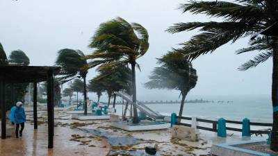 La temporada de huracanes 2026 inicia en mayo; autoridades prevén ciclones intensos y alertan a estados costeros en México.
