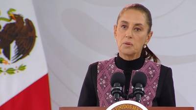 Sheinbaum aseguró que el almirante retirado Rafael Ojeda no está escondido ni se ha negado a declarar en el caso relacionado con una investigación por contrabando de combustible.