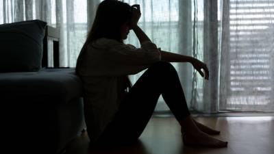 La depresión, el abuso de sustancias y los trastornos psiquiátricos son principales precursores de la ideación suicida.