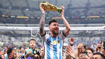 Lionel Messi logró el ansiado título de la Copa del Mundo en Qatar 2022 con Argentina.
