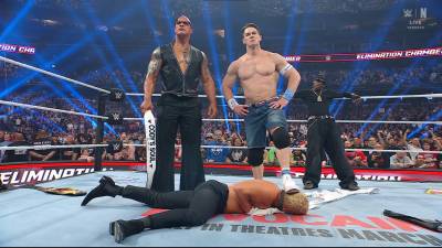 La escena de John Cena, The Rock y Travis Scott pisando a Cody Rhodes, dio la vuelta al mundo.