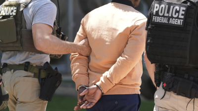 La abogada de inmigración Raquel M. Kuronen dijo a EL UNIVERSAL que esta “cacería de migrantes” en Estados Unidos es inédita,.