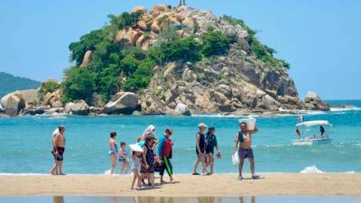 El superávit de la balanza turística cedió 8.3 por ciento en febrero y ligó su tercera caída a tasa anual para colocarse en 2 mil 213 millones de dólares.