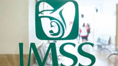 El IMSS en Coahuila pide a la población no caer en fraudes telefónicos que simulan citas de vacunación para adultos mayores.