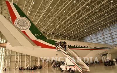 $!Ganador del avión presidencial podrá guardarlo en aeropuertos de la FAM, promete AMLO