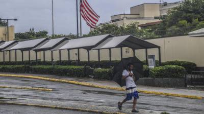 El ciclón va a cruzar el occidente cubano de sur a norte en dos o tres horas.