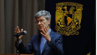 Jeffrey Sachs advirtió del riesgo de una estanflación en medio de la guerra de aranceles.