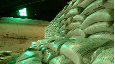 Si tras esto el agricultor decide aplicar menos fertilizante para ahorrar, la planta no se desarrolla igual y la cosecha será menor.