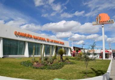 La sede nacional de la Comisión Nacional de las Zonas Áridas se encuentra en Saltillo, Coahuila.