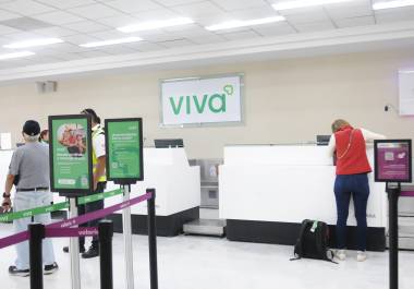 El vuelo, de poco más de una hora, promete dinamizar turismo y comercio entre ambas ciudades.