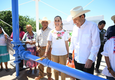 “Las mamás damos todo por nuestros hijos”, dijo la presidenta al felicitar a madres migrantes, trabajadoras y adultas mayores.
