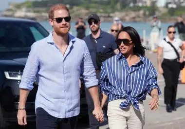 “Estoy profundamente consternada por las noticias que han salido a la luz en las últimas 24 horas, y mis pensamientos están con cualquier niño que pueda haber resultado perjudicado”, declaró Markle en un comunicado poco después de que se supiera que su padre de 82 años. Thomas Markle, estaba siendo investigado en Filipinas.