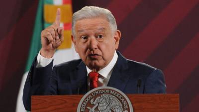 CIUDAD DE MÉXICO, 19ABRIL2023.- Andrés Manuel López Obrador, presidente de México, encabezó la conferencia mañanera de este miércoles en Palacio Nacional, donde habló sobre la decisión de la SCJN de rechazar qué la Guardia Nacional pase a manos de la Sedena. FOTO: DANIEL AUGUSTO
