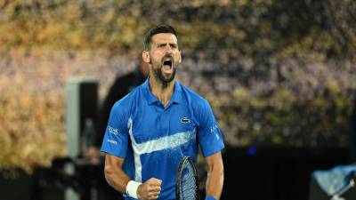 El tenista serbio Novak Djokovic venció por 6-1, 6-4 y 6-4 a Tomas Machac y ahora persigue más récords de Roger Federer.