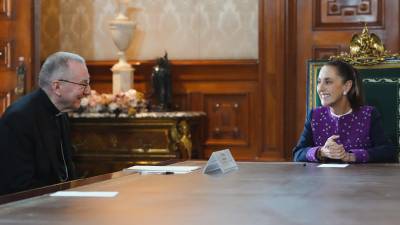 Claudia Sheinbaum y Pietro Parolin se reunieron en Palacio Nacional para abordar la inteligencia artificial, la paz y la cooperación entre naciones.