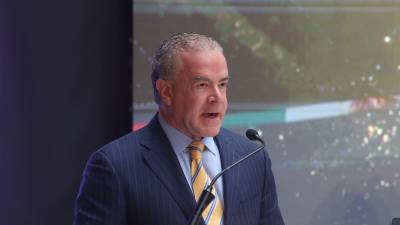 La FGR acusa al empresario Raúl Rocha Cantú de colaborar con una red que presuntamente introducía armas al país ocultas en pacas de ropa y que operaba con apoyo de funcionarios y empresas fachada