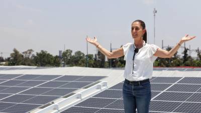 Claudia Sheinbaum, jefa de Gobierno, en recorrido informó que entró operación la primera etapa de la Planta Solar Fotovoltaica de la Central de Abasto (CEDA) de la Ciudad de México.