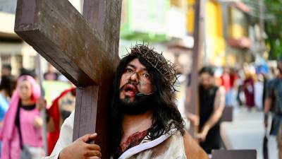 Entre rezos, dramatización y momentos de reflexión, la representación de la Pasión de Cristo reunió a la comunidad en uno de los eventos religiosos más concurridos de la temporada.