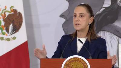 La presidenta Claudia Sheinbaum aseguró que el triunfo de la derecha en Chile no se repetirá en México. Afirmó que su gobierno mantiene respaldo popular.