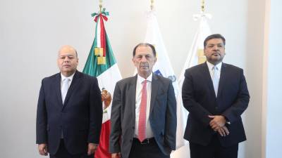 Al asegurar que ya se presentaron cuatro denuncias por venta de boletos para los partidos del repechaje, el Fiscal General de Justicia de Nuevo León, alertó por posibles fraudes.
