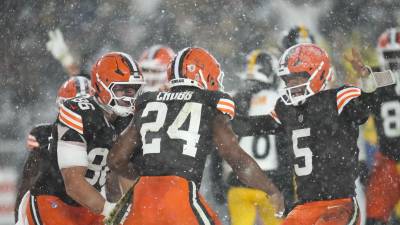 El corredor de los Browns aseguró la victoria con una jugada decisiva en los instantes finales del partido.