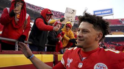 Patrick Mahomes lideró a los Chiefs para ganar a los Texans y está cerca de terminar como el mejor equipo de la Conferencia Americana.