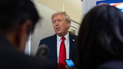 El abandono del caso de Georgia es el último reflejo de cómo Trump ha emergido en gran medida ileso de una serie de procesamientos que una vez amenazaron con poner en peligro su carrera política y su libertad personal. FOTO: