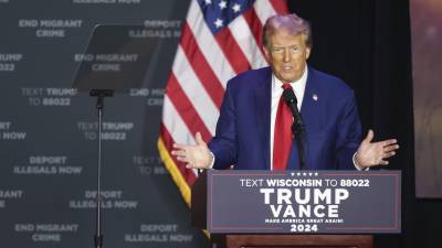 El expresidente Donald Trump habla en un mitin de campaña en la Expo del World Market Center de Las Vegas el viernes 13 de septiembre de 2024.