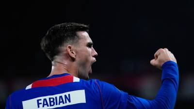 El PSG de Luis Enrique impuso su poder ofensivo ante el Barcelona y firmó una victoria de 4-2 en el Parque de los Príncipes, por la tercera jornada de la Champions League.