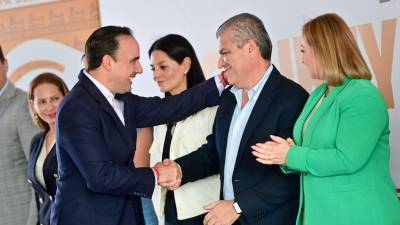 Manolo Jiménez destaca la labor de Miguel Ángel Riquelme al frente de la Alcaldía de Torreón.