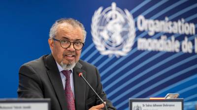 El director general de la OMS, Tedros Adhanom Ghebreyesus, habla con los medios de comunicación sobre la epidemia de ébola causada por el virus Bundibugyo en la República Democrática del Congo y Uganda.