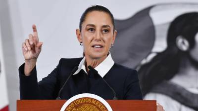 Claudia Sheinbaum anunció que enviará al Congreso una iniciativa para redirigir recursos de congresos locales y cabildos a obras y servicios públicos.