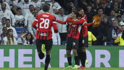 El centrocampista del Milán, Tijani Reijnders, celebra tras marcar el tercer gol ante el Real Madrid, durante el partido de la Champions League que el equipo rossoneri ganó a los Merengues.