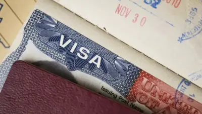 Renovar la visa americana es más rápido y sencillo que el trámite de primera vez, debido al beneficio de no realizar entrevista con algún oficial consular, ahorrando tiempo.