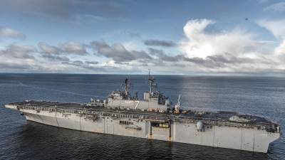 El USS Iwo Jima, buque en el que Maduro y su esposa fueron trasladados tras su captura.
