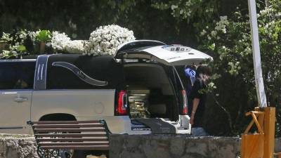 Esta mañana fue trasladado el cuerpo del líder de CJNG al Panteón del Recinto de la Paz, quien fue abatido por autoridades federales en Tapalpa el pasado domingo 22 de febrero.