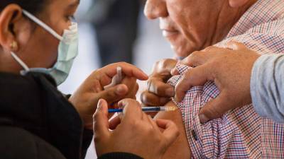 El gobierno federal mantiene una campaña para vacunar a la mayor cantidad de población posible.