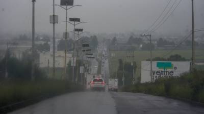 Las lluvias, el granizo y los fuertes vientos en Monterrey provocaron la muerte de una mujer en San Nicolás y el cierre temporal del FIFA Fan Festival.