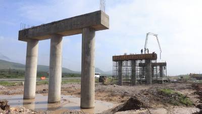 La ampliación de la carretera a Derramadero es una de las obras viales clave para la Región Sureste de la entidad.