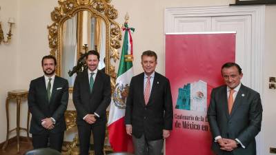 De izquierda a derecha: Íñigo Riestra, Secretario General Federación Mexicana de Fútbol, Yon de Luisa, Presidente de la Federación Mexicana de Fútbol, Carlos García de Alba, Embajador de México en Italia, y Mikel Arriola, Presidente Liga MX.