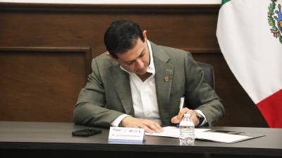 Octavio Pimentel propone sesiones de trabajo periódicas con madres y padres de familia de los alumnos de nivel Medio Superior de la UAdeC.