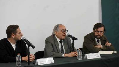 David Kershenobich, titular de la Secretaría de Salud (centro), presentó a Alejandro Svarch (der.) como director del IMSS-Bienestar.