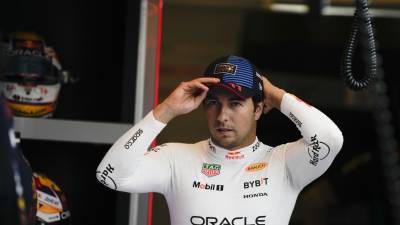 Checo Pérez terminó décimo y catorceavo en las Prácticas Libres 1 y 2, adjudicando que aún no está cómodo con el monoplaza RB en Abu Dhabi.