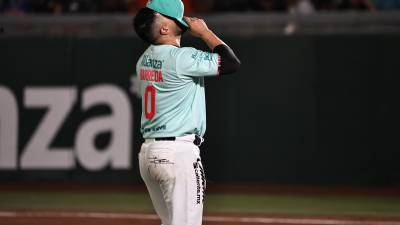 Manny Barreda abrió por Saraperos y permitió daño en la primera entrada.